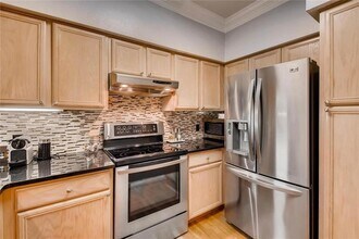 3777 Peachtree Rd NE, Unit 1324 in Atlanta, GA - Building Photo - Building Photo