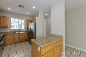 10326 Cherry Brook St in Las Vegas, NV - Building Photo - Building Photo