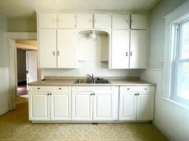 712 W 26th St in Erie, PA - Building Photo