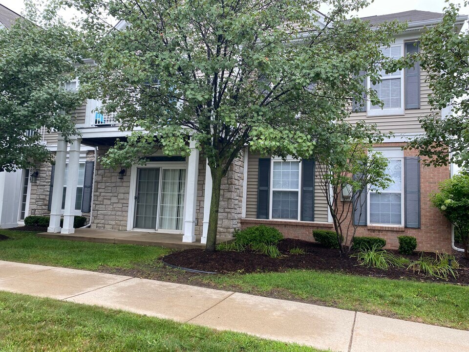 1075 Alameda Blvd, Unit 1075 in Troy, MI - Building Photo