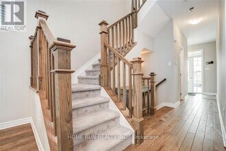 974 Kilbirnie Dr in Ottawa, ON - Building Photo - Building Photo