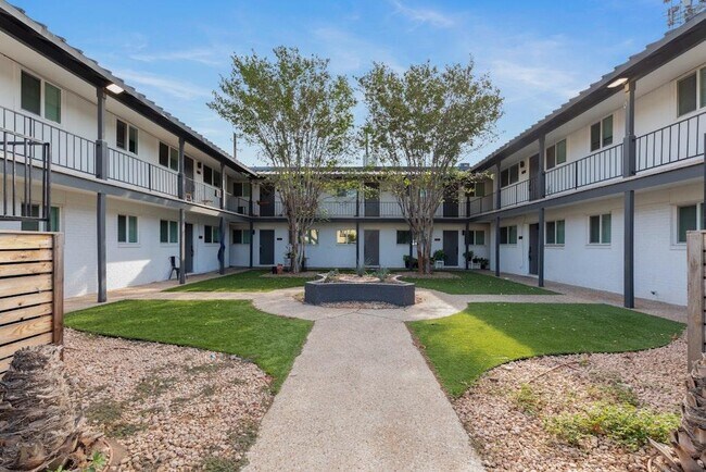 7929 Gault St in Austin, TX - Building Photo - Building Photo