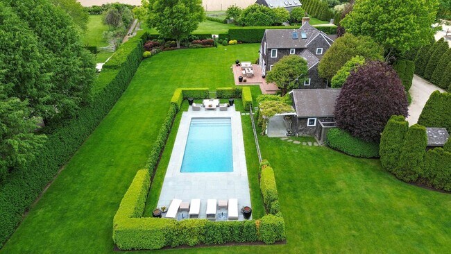 property at 176 Sayre's Path