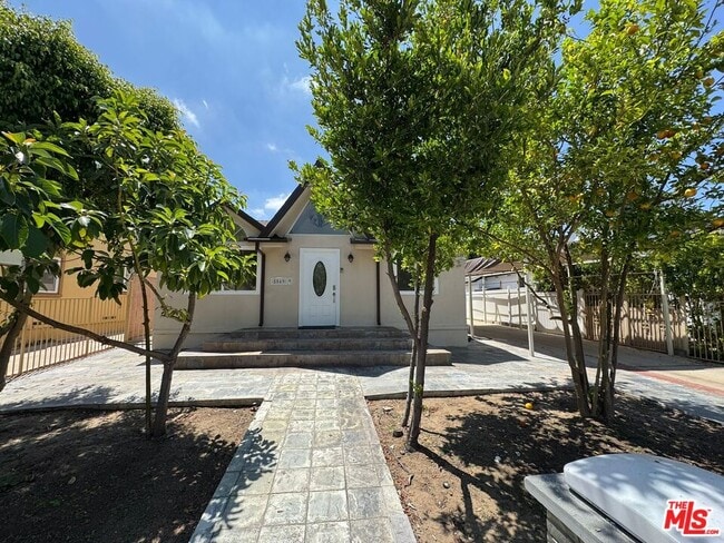 5049 Hesperia Ave in Los Angeles, CA - Building Photo - Building Photo