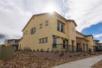 340 Summer Sparrow Ave in Henderson, NV - Foto de edificio - Building Photo