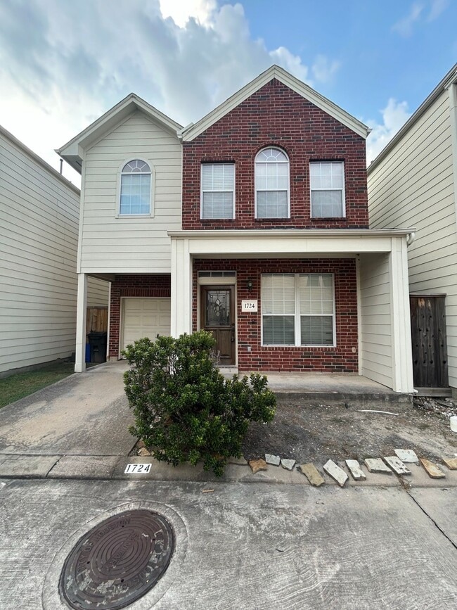 property at 1724 Aden Mist Dr