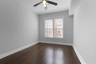 1104 W Glenlake Ave in Chicago, IL - Building Photo - Building Photo