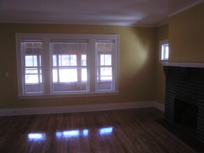 1035 Westcott St, Unit 2nd Floor in Syracuse, NY - Building Photo - Building Photo