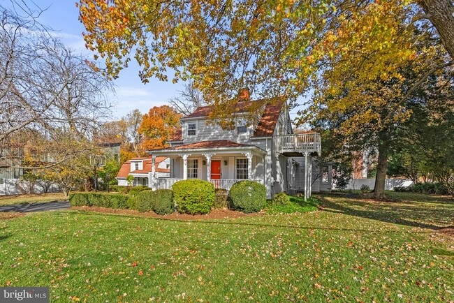 10130 Blake Ln in Oakton, VA - Foto de edificio - Building Photo