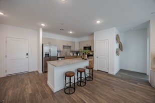 Ascend Symmetry at Cadence in Henderson, NV - Building Photo