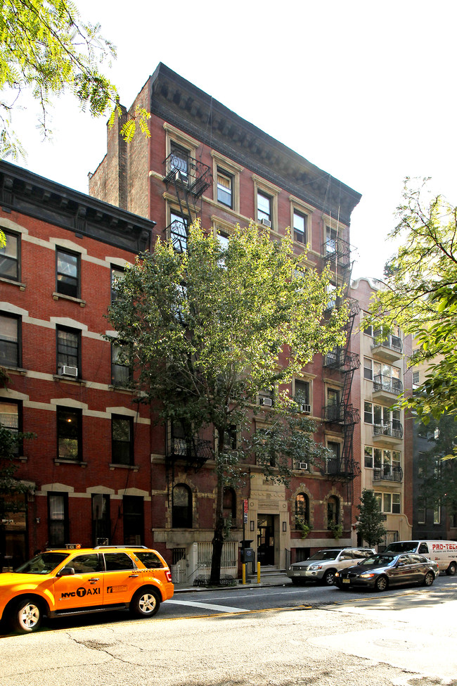 225 E 35th St in New York, NY - Foto de edificio - Building Photo