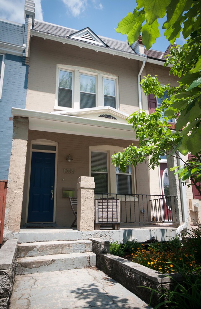 property at 1005 Kenyon St NW