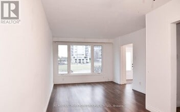 181 Penn Ave in Newmarket, ON - Building Photo - Building Photo