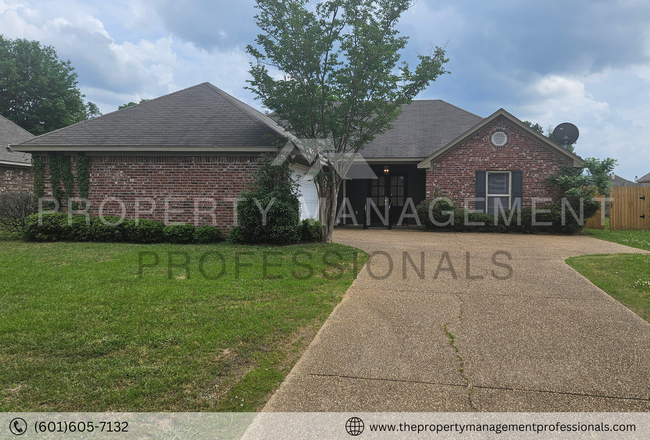 121 Cherry Laurel Cir in Pearl, MS - Building Photo - Building Photo