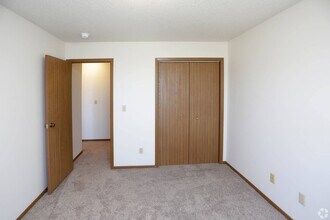 Cimarron Apartments in Fargo, ND - Foto de edificio - Building Photo