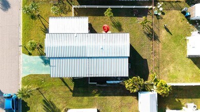 209 50th Avenue Plaza E in Bradenton, FL - Building Photo - Building Photo