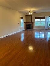 417 Cabernet Dr in Vine Grove, KY - Foto de edificio - Building Photo