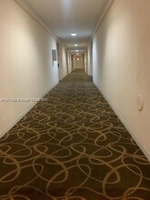 470 Executive Center Dr in West Palm Beach, FL - Building Photo - Building Photo