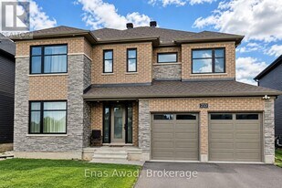 233 Skipper Dr in Ottawa, ON - Building Photo