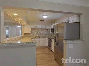 6630 17th Ln N in St. Petersburg, FL - Building Photo - Building Photo