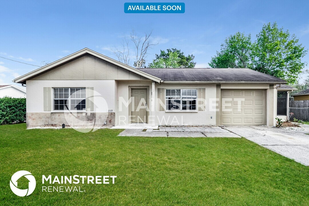 11119 Mayflower Rd in Spring Hill, FL - Building Photo