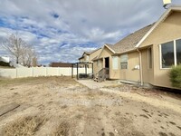 6904 Adventure Way in West Jordan, UT - Foto de edificio - Building Photo