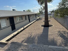 9816 N 15th St in Phoenix, AZ - Building Photo