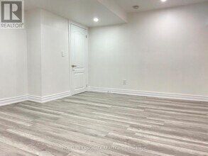 58 Briarfield Ave in East Gwillimbury, ON - Building Photo - Building Photo