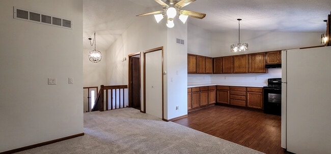 403 Sycamore Ave, Unit 403