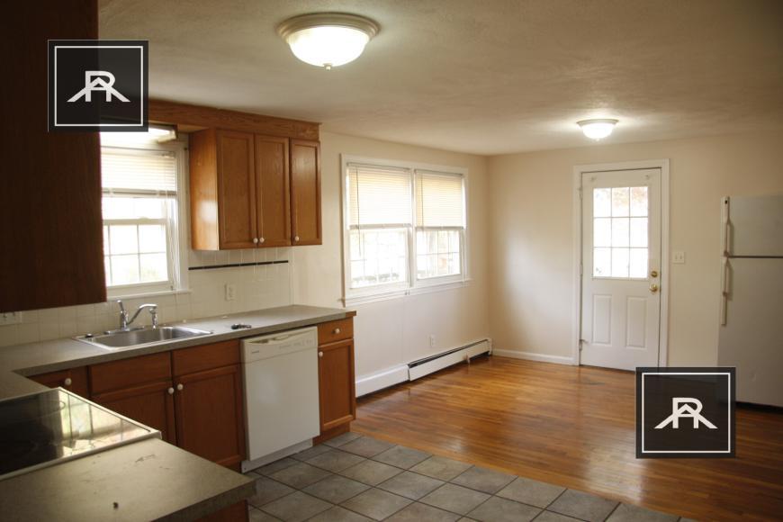 8 Dragon Ct Cir in Woburn, MA - Building Photo