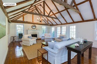 162 Sayre's Path in Wainscott, NY - Building Photo - Building Photo