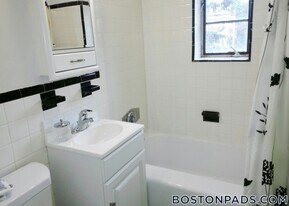 84 St Paul St, Unit 2 in Brookline, MA - Building Photo
