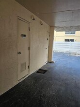 1255 Tarpon Center Dr in Venice, FL - Building Photo - Building Photo