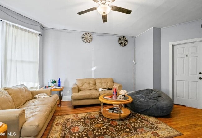 569 Washington Ave, Unit 1st Floor