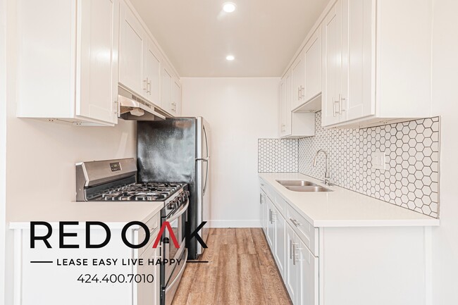 127 Rosemont Ave in Los Angeles, CA - Building Photo - Building Photo
