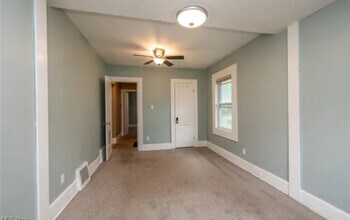 454 Grove Ave in Cuyahoga Falls, OH - Building Photo - Building Photo