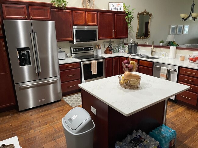 property at 3237 English Cove Ln