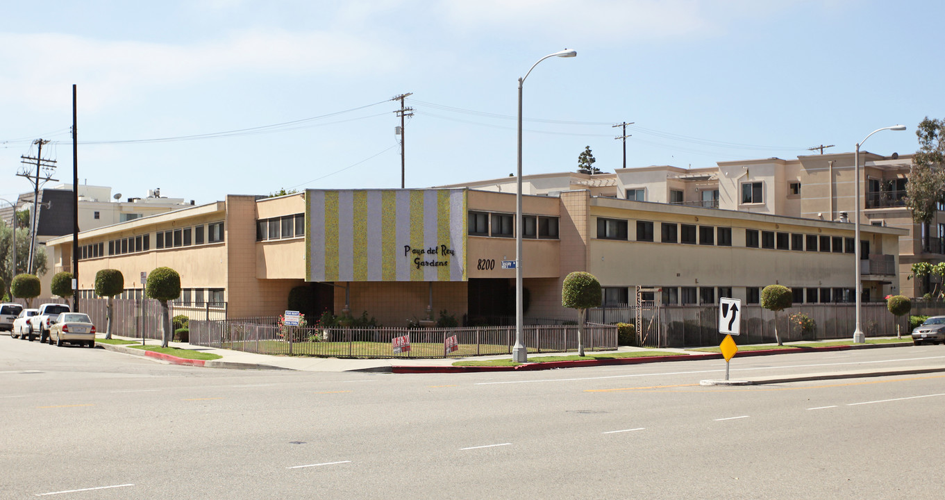 Plaza Del Rey Gardens in Playa Del Rey, CA - Building Photo