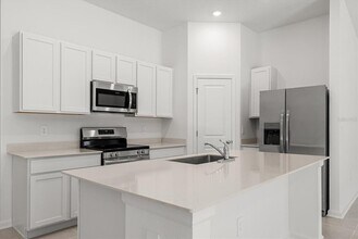 1377 Loxley Trl in Kissimmee, FL - Building Photo - Building Photo