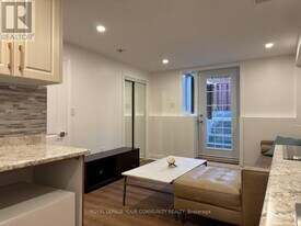 49 Chiara Dr in Vaughan, ON - Building Photo