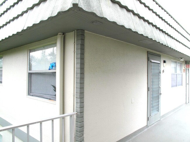 376 Flanders Dr in Delray Beach, FL - Building Photo - Building Photo