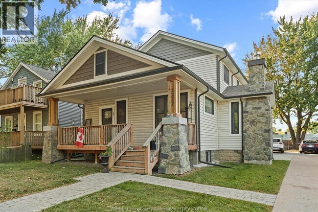 3222 Peter St in Windsor, ON - Foto de edificio - Building Photo
