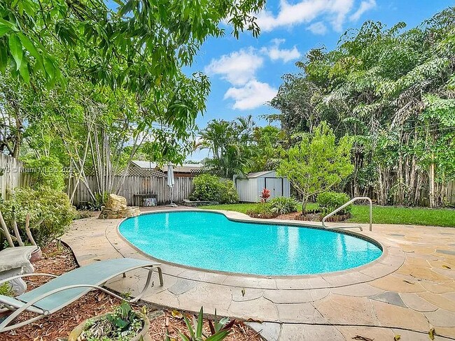 property at 1328 N Andrews Ave