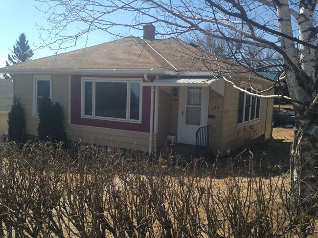 property at 529 N 11th Ave W