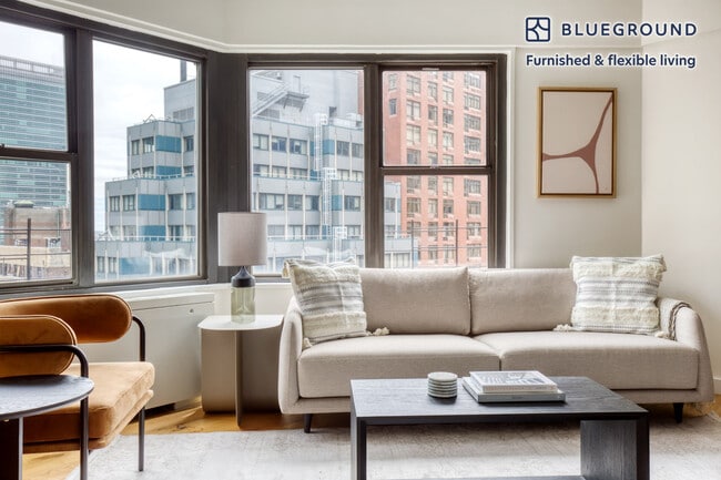 279 E 44th St in New York, NY - Building Photo - Building Photo