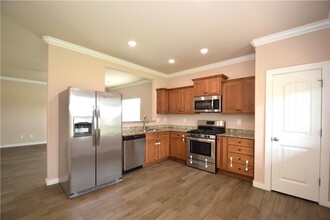 463 Red Robin St in Centerton, AR - Building Photo - Building Photo