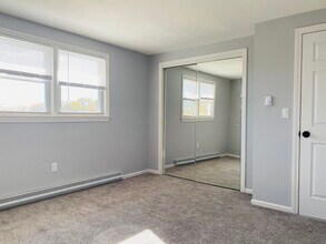 60 Ashcraft Rd, Unit 60 ashcraft road in New London, CT - Building Photo - Building Photo