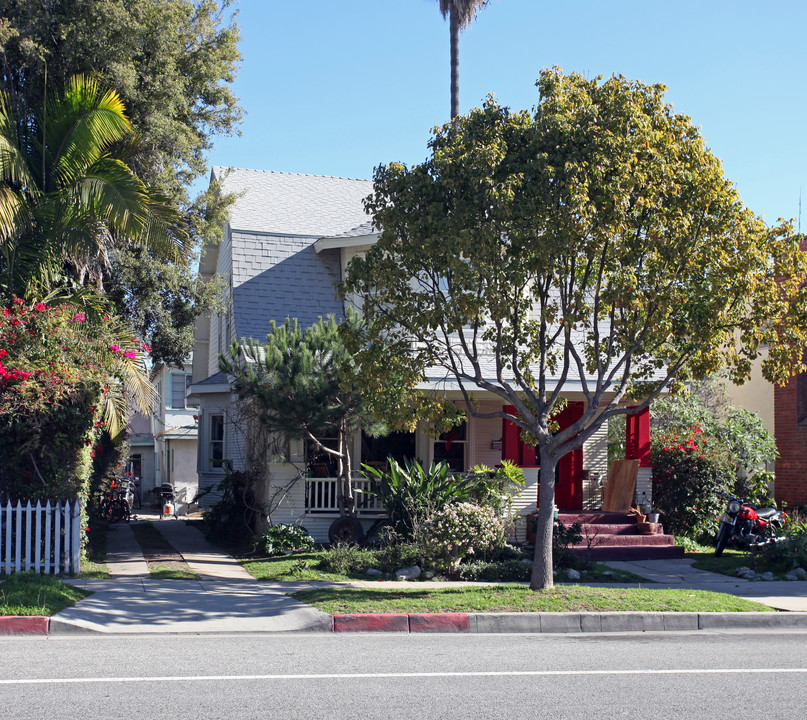 1235 17th St in Santa Monica, CA - Building Photo