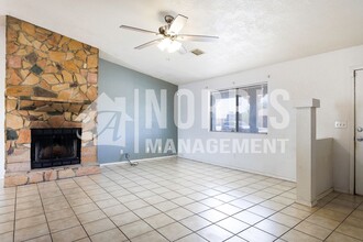 9254 W Pineveta Dr in Arizona City, AZ - Building Photo - Building Photo