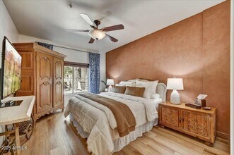 5450 E Deer Valley Dr in Phoenix, AZ - Building Photo - Building Photo